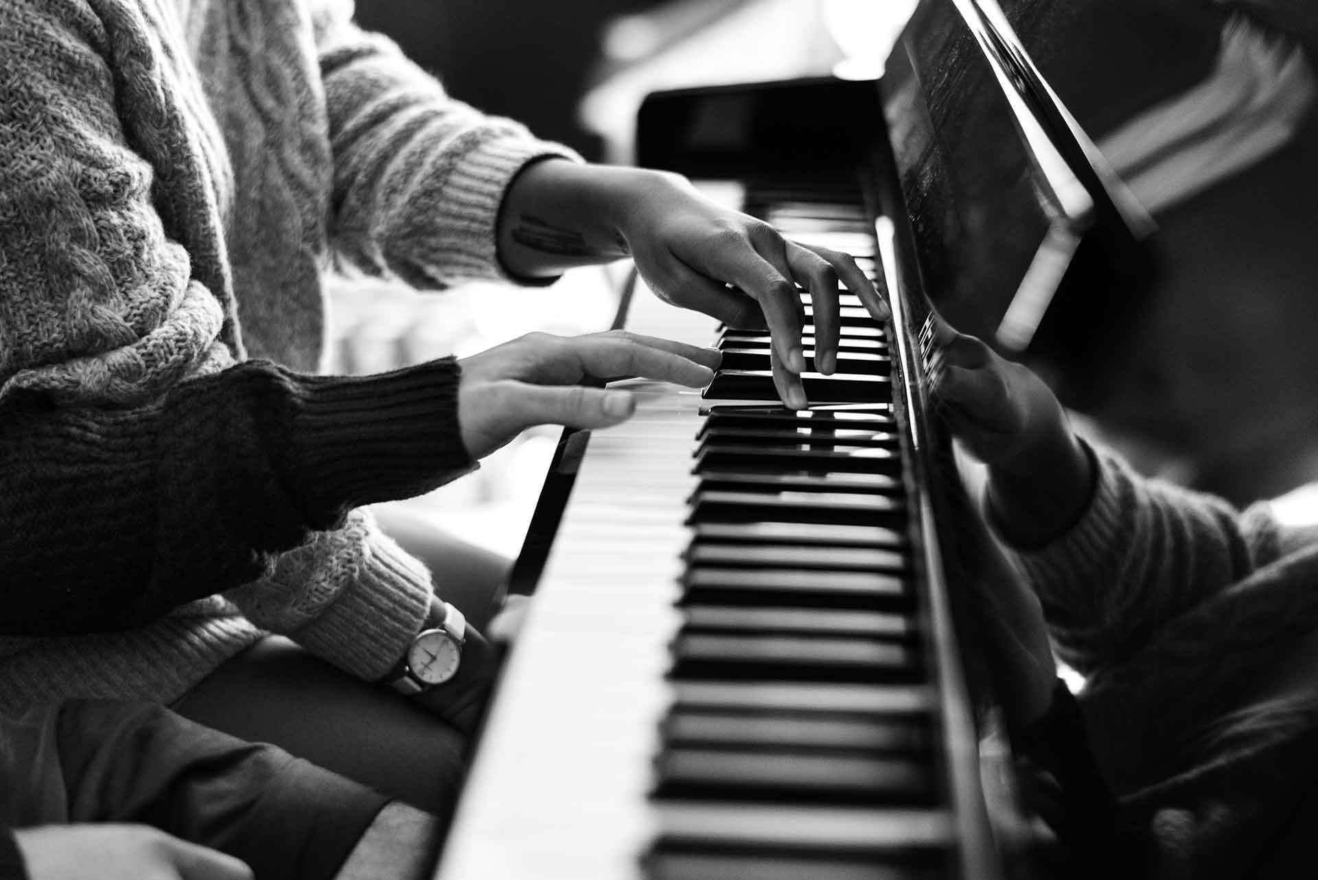1on1 Music Lessons via Facetime or WhatsApp